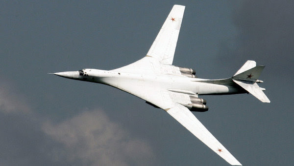 Cтратегический бомбардировщик-ракетоносец Ту-160. Архивное фото