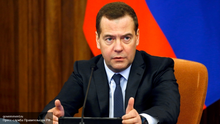 Медведев простил Узбекистану 863 млн долларов долга