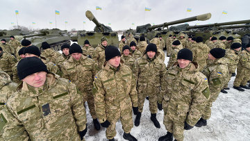 Украинские военнослужащие на военной базе