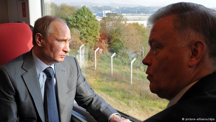 Владимир Путин и Владимир Якунин в поезде на пути в Адлер (фото из архива)