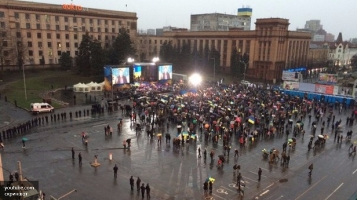 Сотрудники украинского завода Южмаш вышли на акцию протеста с требованиями погасить задолженность по зарплате